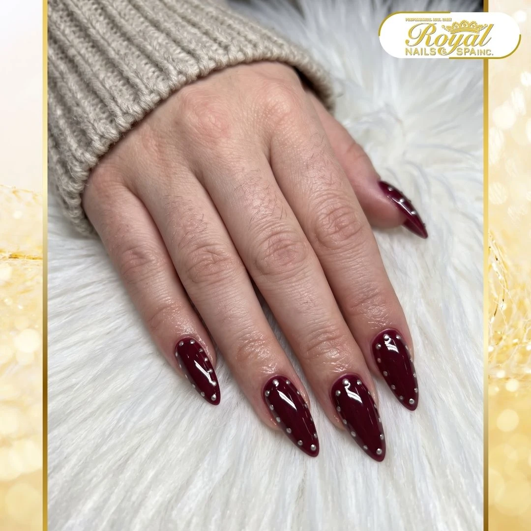 Trending nails art